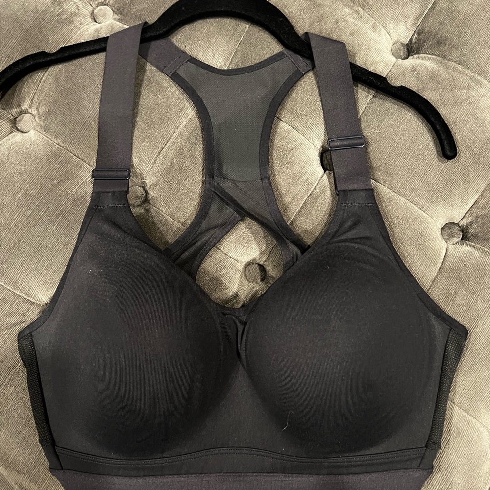 Victoria’s Secret Maximum Support Sports Bra